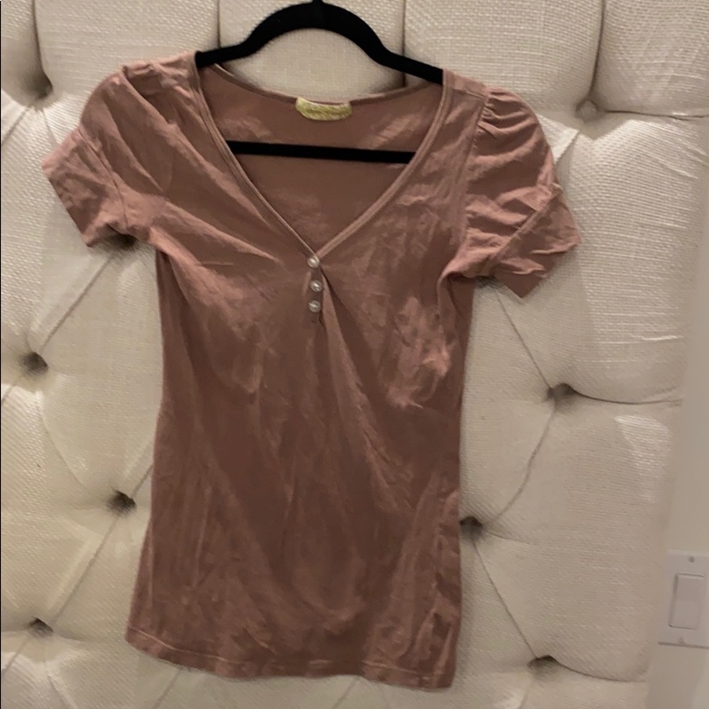 Comfy shirt with button detail